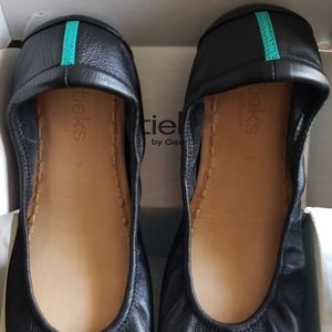 Tieks Leather Ballet Flat, Matte Black, Size 9 , wore once, with box, great cond